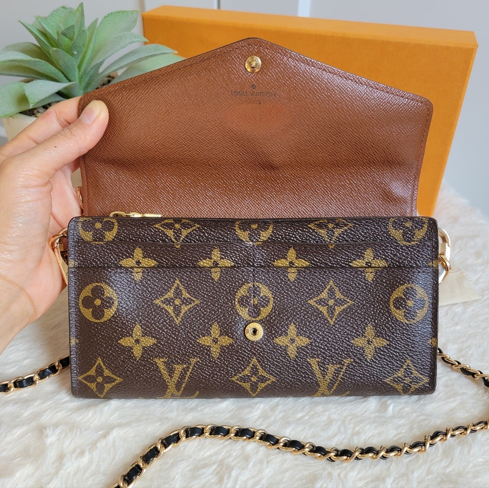 Louis Vuitton Monogram Wallet with Gold Chain - Picture 4 of 16